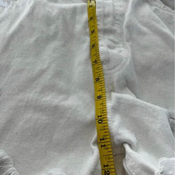 Wild Fable High Rise Distressed White Denim Shorts Size 12 - Picture 6 of 9